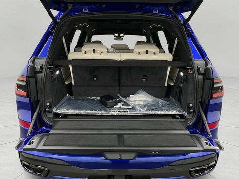 New 2026 BMW X7 M60i image 8