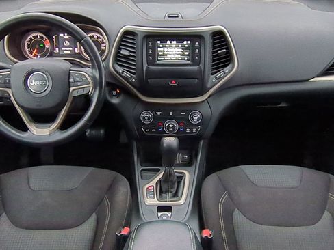 Used 2016 Jeep Cherokee Latitude w/ Comfort/Convenience Group image 15