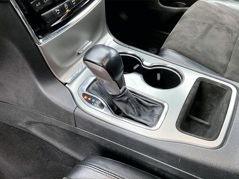 Used 2020 Jeep Grand Cherokee Altitude image 17