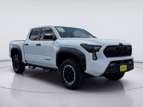 Used 2024 Toyota Tacoma TRD Off-Road AWD/4WD image 7