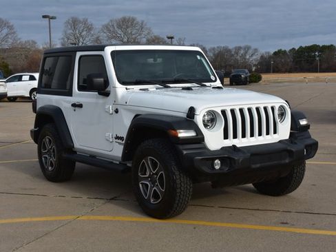 Used 2021 Jeep Wrangler Sport S image 3