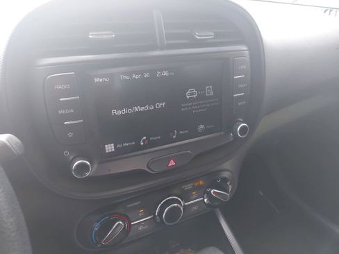 Used 2023 Kia Soul LX FWD image 4