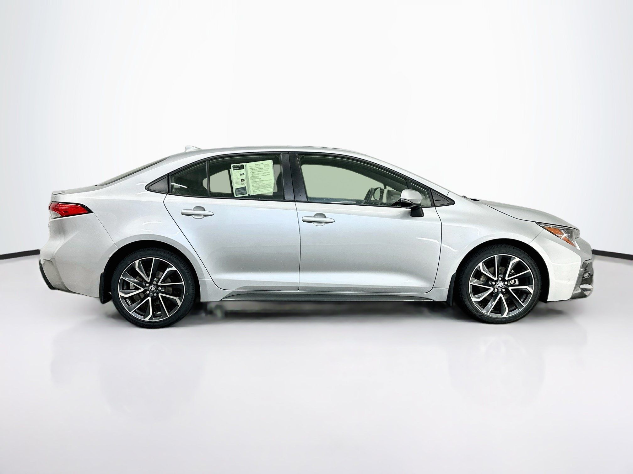 Used 2022 Toyota Corolla SE w/ SE Premium Package FWD image 10