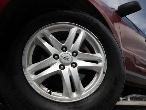 Used 2010 Hyundai Santa Fe GLS FWD image 31