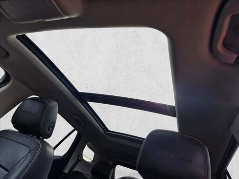 Used 2019 GMC Terrain Denali image 16