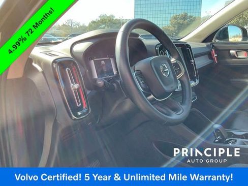 Certified 2025 Volvo XC40 B5 Core image 17