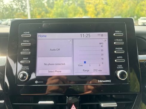 Used 2024 Toyota Camry SE image 34