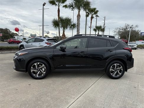 Used 2025 Subaru Crosstrek 2.0i Premium image 3