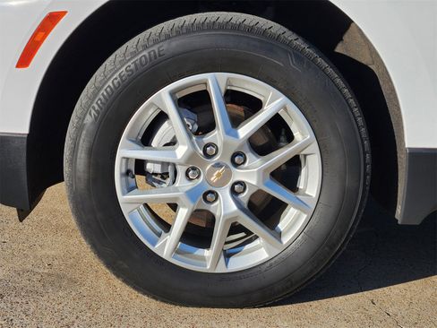 Used 2023 Chevrolet Equinox LT image 10