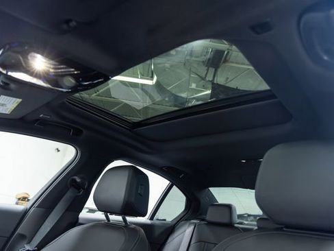 Used 2026 BMW i5 eDrive40 w/ M Sport Package AWD/4WD image 13