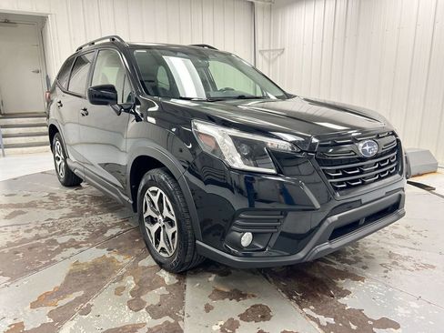 Used 2022 Subaru Forester Premium AWD/4WD image 2