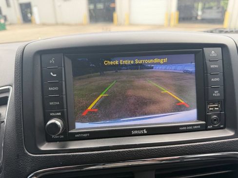 Used 2019 Dodge Grand Caravan SXT FWD image 15