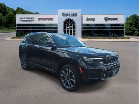 Used 2023 Jeep Grand Cherokee Overland AWD/4WD image 8