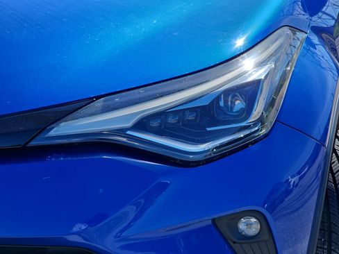 Used 2021 Toyota C-HR Limited image 32