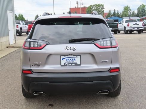 Used 2022 Jeep Cherokee Latitude w/ Comfort Safety Group AWD/4WD image 11