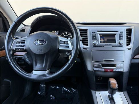 Used 2014 Subaru Outback 2.5i Limited w/ Moonroof Package AWD/4WD image 19