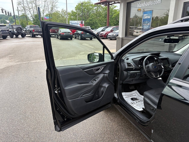 Used 2024 Subaru Forester Premium AWD/4WD image 9