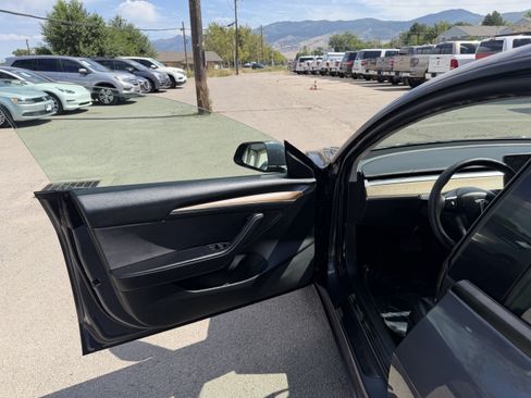 Used 2023 Tesla Model 3 Standard Range RWD image 17