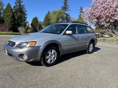 Used 2005 Subaru Outback 2.5i Limited AWD/4WD image 9