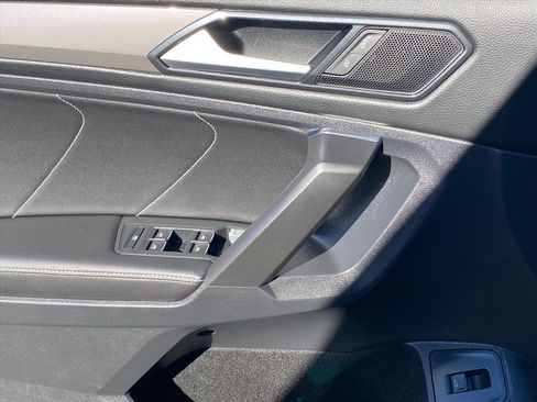 Certified 2022 Volkswagen Tiguan SE image 17
