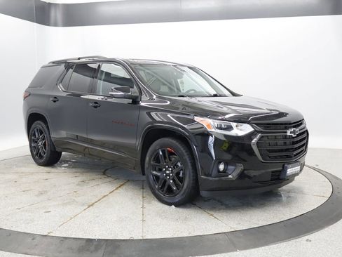 Used 2021 Chevrolet Traverse Premier w/ Redline Edition AWD/4WD image 10