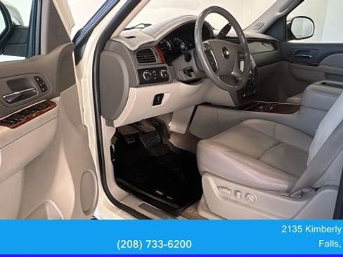 Used 2014 Chevrolet Suburban LTZ AWD/4WD image 15