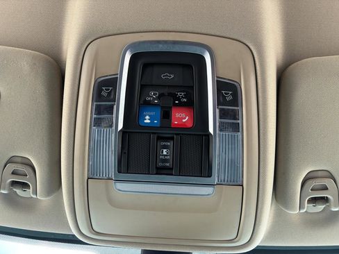 Used 2020 RAM 3500 Laramie image 12