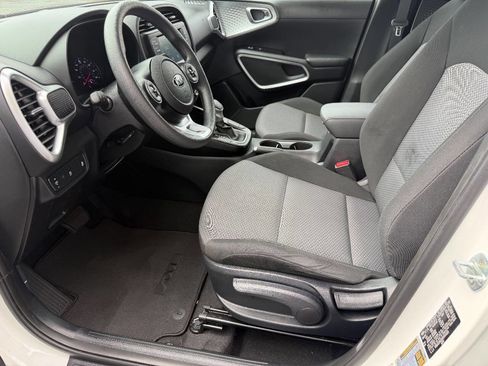 Used 2021 Kia Soul LX FWD image 7