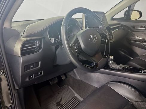 Used 2021 Toyota C-HR Limited FWD image 12