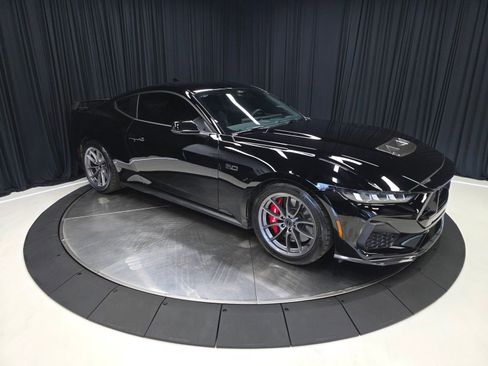 Used 2024 Ford Mustang GT Premium RWD image 17