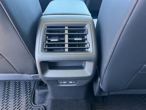 New 2026 Volkswagen Tiguan SE image 8