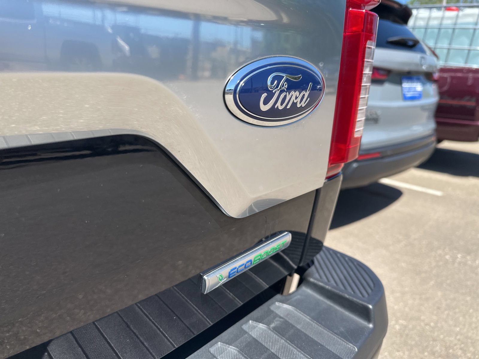 Used 2020 Ford F150 Platinum w/ Equipment Group 701A Luxury AWD/4WD image 8