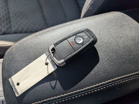 Used 2020 Ford Escape SE FWD image 24