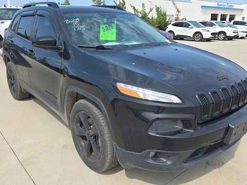 Used 2015 Jeep Cherokee Latitude w/ Comfort/Convenience Group AWD/4WD image 7