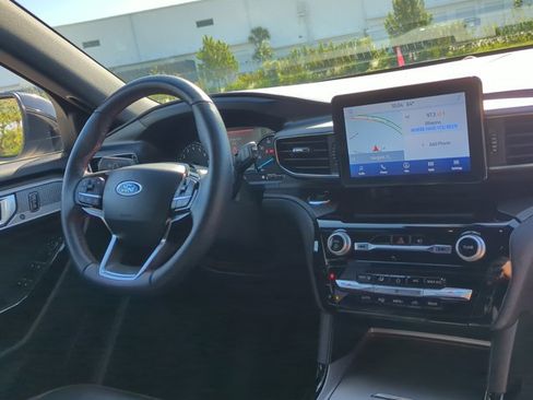 Certified 2023 Ford Explorer ST-Line w/ Class IV Trailer Tow Package image 28