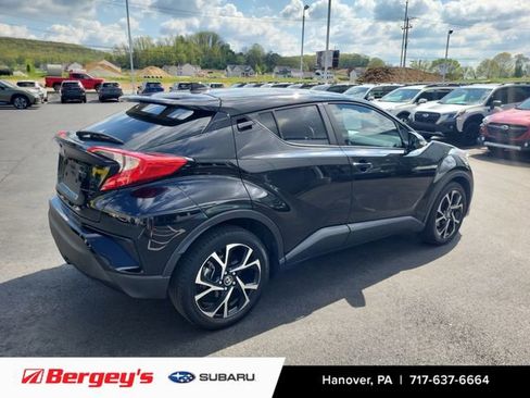 Used 2019 Toyota C-HR XLE FWD image 4