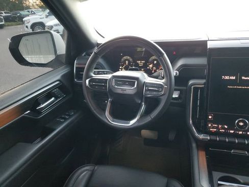 Used 2025 GMC Yukon XL Denali w/ Denali Reserve Package RWD image 12
