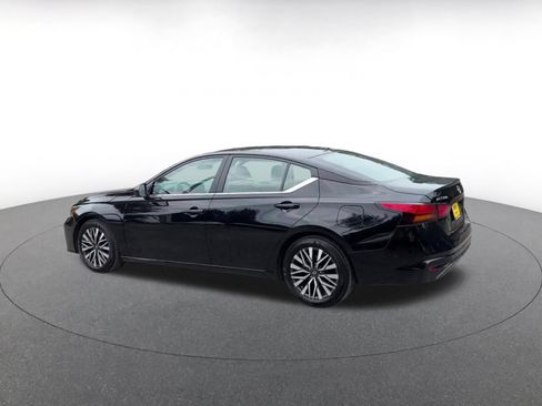 Used 2026 Nissan Altima 2.5 SV FWD image 10