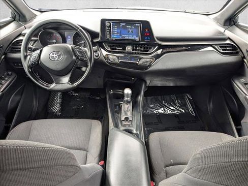 Used 2018 Toyota C-HR XLE image 17
