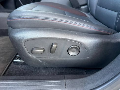 Used 2024 Chevrolet Equinox EV RS FWD image 19
