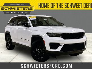 Used 2023 Jeep Grand Cherokee Laredo AWD/4WD video 1