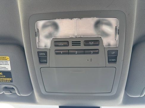 Used 2017 Toyota Highlander XLE image 31