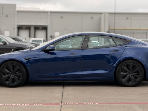 Used 2025 Tesla Model S image 4