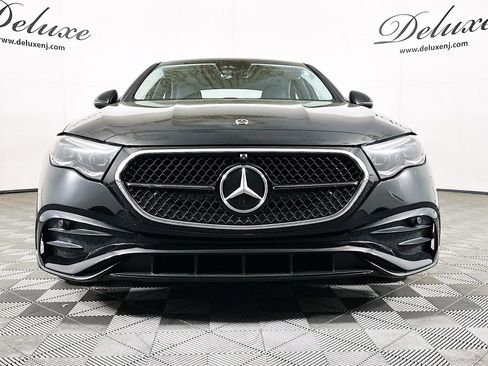Used 2025 Mercedes-Benz E 450 4MATIC Sedan w/ MBUS Superscreen Package image 2