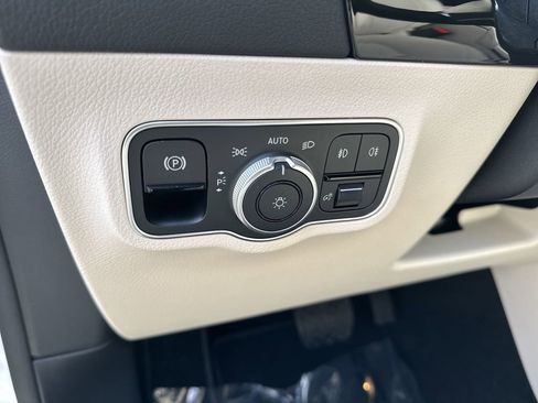 Certified 2025 Mercedes-Benz GLA 250 4MATIC image 17