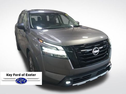 Used 2023 Nissan Pathfinder SL w/ SL Premium Package AWD/4WD image 2