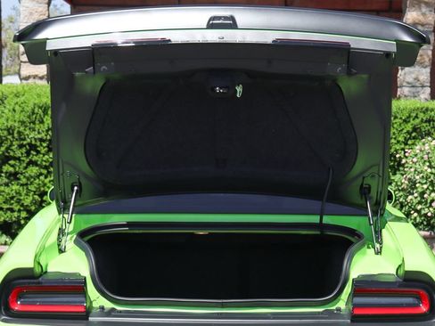 Used 2019 Dodge Challenger SRT Hellcat Redeye RWD image 9