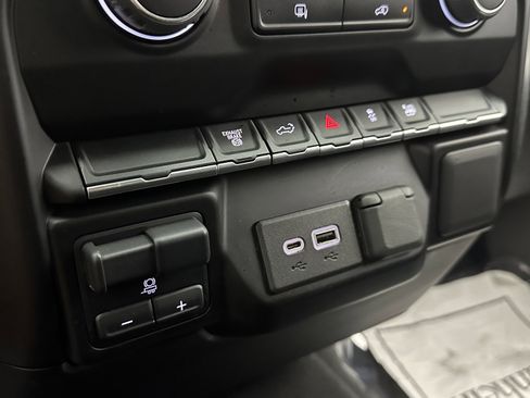 Used 2023 Chevrolet Silverado 3500 LT w/ Gooseneck/5TH Wheel Package image 13