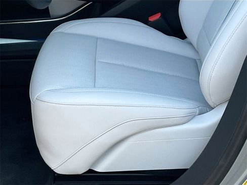 New 2026 Cadillac Lyriq Sport w/ LPO, Floor Liner Package image 19