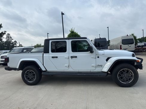 Used 2022 Jeep Gladiator Overland w/ Popular Equipment Package AWD/4WD image 3